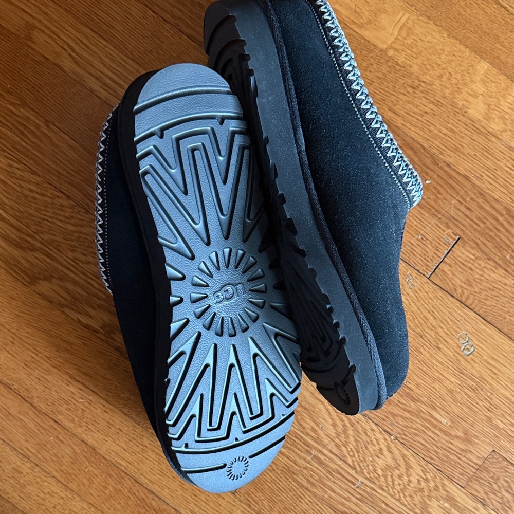 UGG Tasman Black Suede Slip-On Moccasin. Women’s size 9 - Picture 3 of 4